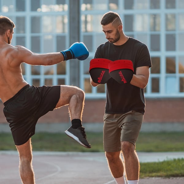 MMA Muay Thai boxningsmittsar - Böjda fokusmittsar - För boxning & kickboxning - Från 8 år - Röd