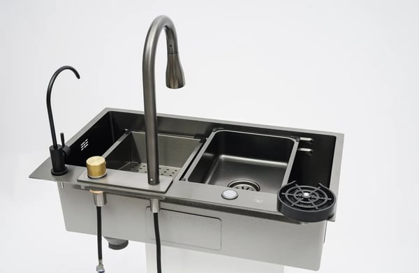 Køkkenvask - Enkelt kumme - Længde 68 cm - Rustfrit stål - Med armatur - Tre huller - Hvid