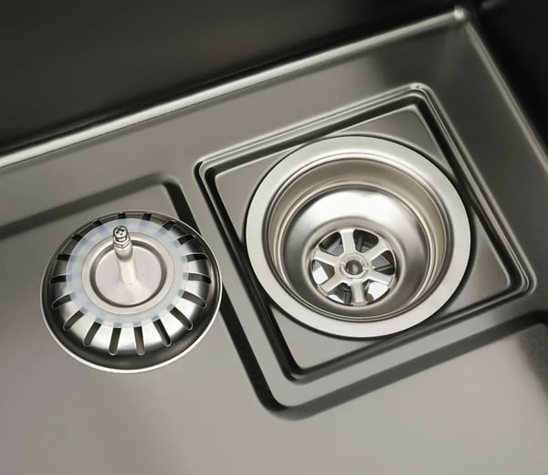 Køkkenvask - Enkelt kumme - Længde 68 cm - Rustfrit stål - Med armatur - Tre huller - Hvid
