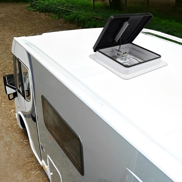 Tagluge til autocamper/campingvogn, kvadratisk tagventil 420x420 mm, push-pull vindue med insektnet og udsugningsblæser, sort