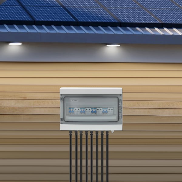 Solcelle PV DC samleboks - 4 ind/4 ud isolatorafbryder - DC 1000V - IP65 vandtæt - 8 stik - Overspændingsbeskyttelse - 15A/25A - Vægmontering - Hvid