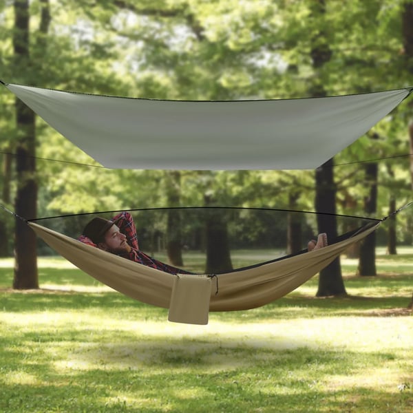 Kannettava retkiriippumatto - Tarpilla/suojakatoksella - Kantavuus 200 kg - Riippumatto 2.9×1.4 m - Tarp 2.3×2.1 m - 1 henkilölle - Vihreä