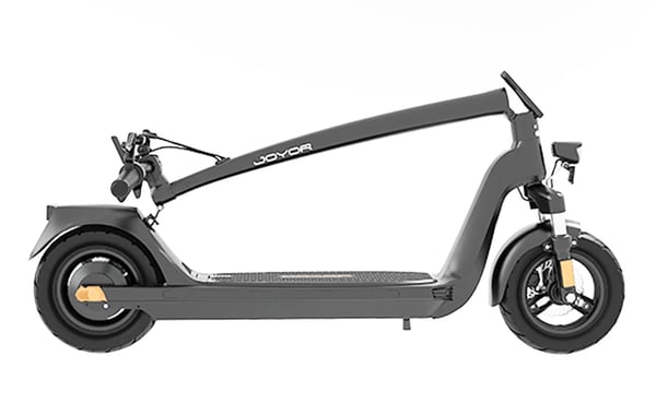 Sähköpotkulauta - C10E - 500W moottori - 48V 10,4Ah akku - 25,4 cm renkaat - 20 km/h - 30–40 km kantama - Levyjarrut - Valkoinen