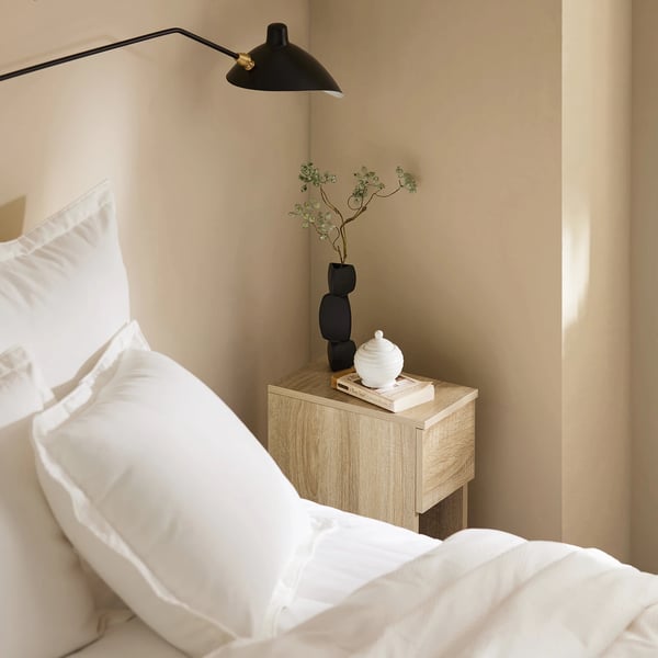 FBT111, Natbord/sidobord med skuffe, smalt design, kaffebrun, til boxmadras og sofa