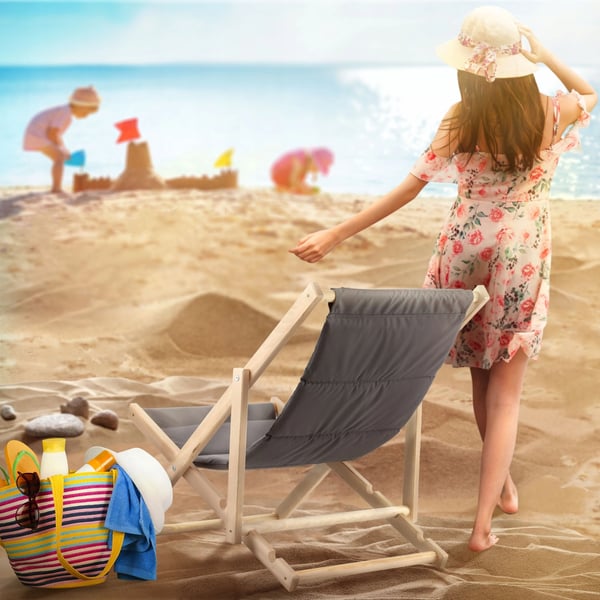Dækstol i træ - Sammenklappelig strandstol - Med hynde - Komfortabel - Til have & strand - Fremstillet i Polen