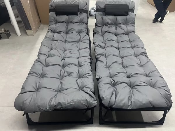 Camping solseng - Sammenklappelig strandstol med madras - 2-pak - 186×70×45 cm - Metalstel - Bærbar - Vinrød