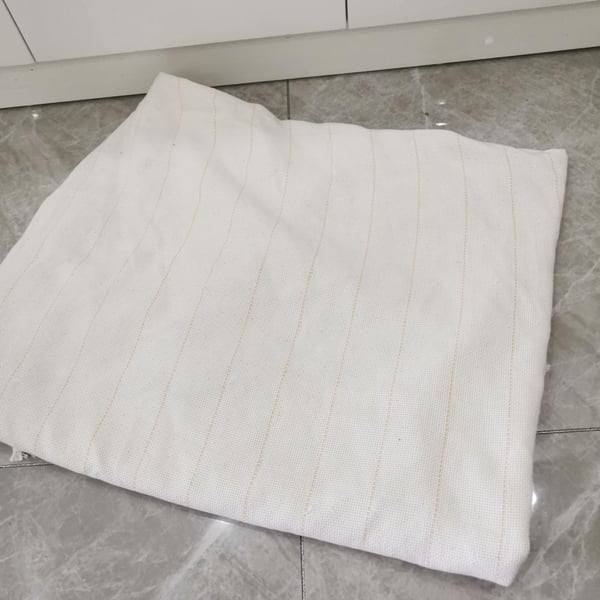 Tuftningsväv för tuftingpistol, primär mattbaksida i polyester, 1,5×4 m, beige bakgrund med riktlinjer, fläckresistent