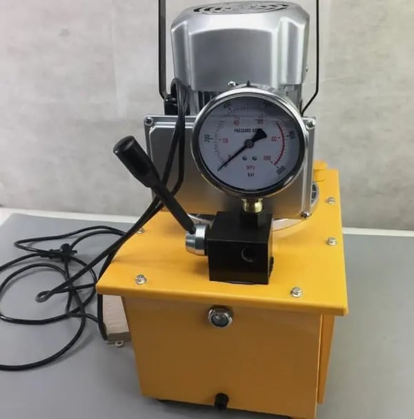 Elektrisk hydraulikpumpe - Hydraulisk motorpumpe - 700 bar højtryk - Enkeltvirkende - Manuel ventil - 220 V