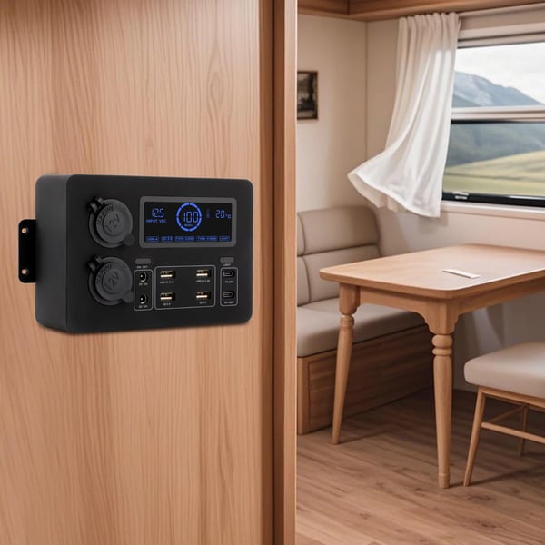 Strømfordelingsboks til autocamper - Mini elfordelingspanel 12V DC - USB- & PD-udgange - 50A hurtigtilslutning - ABS-plast - 17×5,75×12 cm - Sort