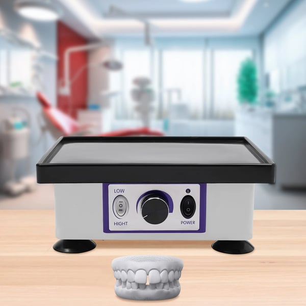 Tandlaboratorievibrator - Firkantet rystebord - Variabel hastighed - 150 W - 220 V - Til gips - Hvid