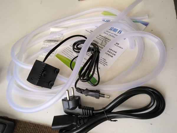 Akvaarion vedenjäähdytin & lämmitin - Lämpötilansäätö - 60 L - 10–40°C - EU-pistoke - 220–240 V - Musta