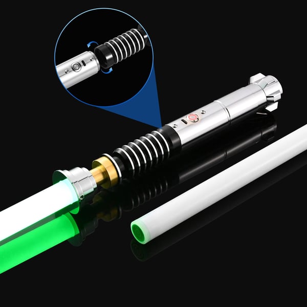 Legetøjs-lyssværd - Lightsaber Luke - Metalhåndtag - RGB Farveskift - Blinkende Lys - Knapcellebatteri - 14+ År - Hvid