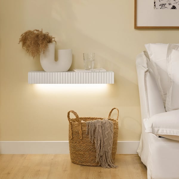 Seinähylly - Kelluva hylly laatikolla - LED-liiketunnistin - Paristokäyttöinen LED-valo - 60×20×8 cm - Kokoaminen vaaditaan - Valkoinen