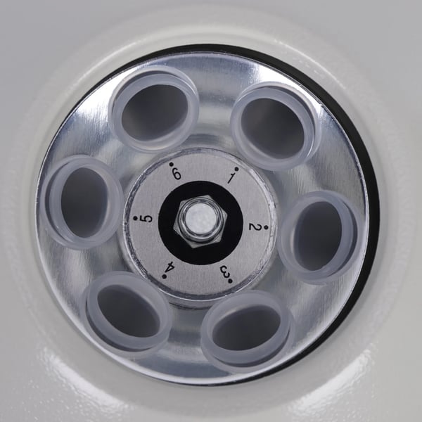 Laboratoriecentrifuge - Bordcentrifuge - Høj hastighed - 6 rør - Justerbar hastighed - Timer - Plasma-/serumseparation - Hvid