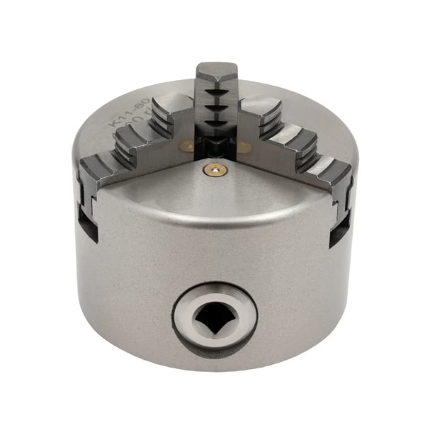 Svarvchuck - 3-back 80 mm - Manuell - Precision 0,07 mm - Max 4000 varv/min - HT300/20CrMnTi - Inre/yttre backar & chucknyckel - Silver