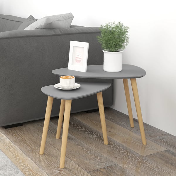 Set med 2 satsbord - Triangulära soffbord - Trä, minimalistisk design - 59,5×39,5×45 och 44,5×28,5×40 cm - Ljusgrå