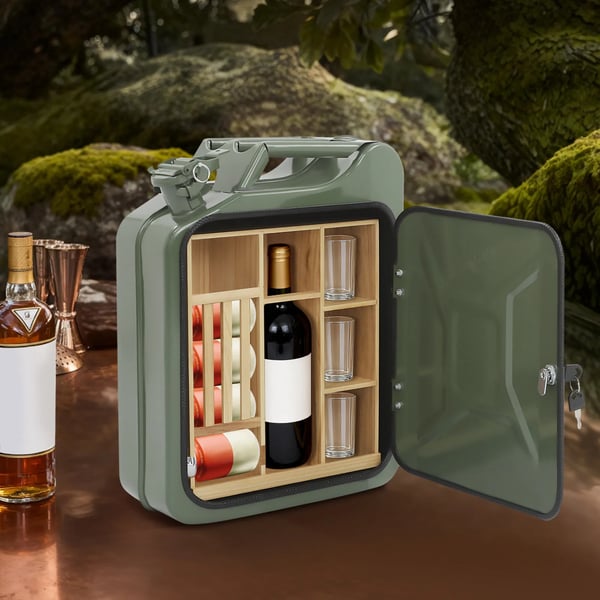 Jerrycan-minibar - Bärbar whisky/vinbar - 35×15,5×47 cm - Kallvalsat stål & trä - Sprutmålad - Armégrön