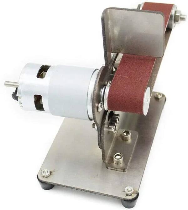 Båndsliber - Bordmodel - 1900 W - 6500 rpm - 52 cc - Aluminium-kobberlegering - 20,95 kg - Sort
