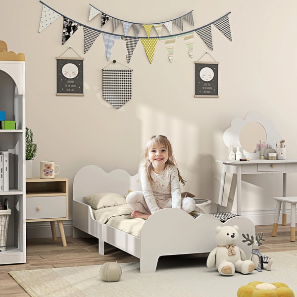 Barnsäng - Sängram - Molntema - Med Sängskydd - MDF - Mått 143,5×74,5×56 cm - Från 3 år - Vit
