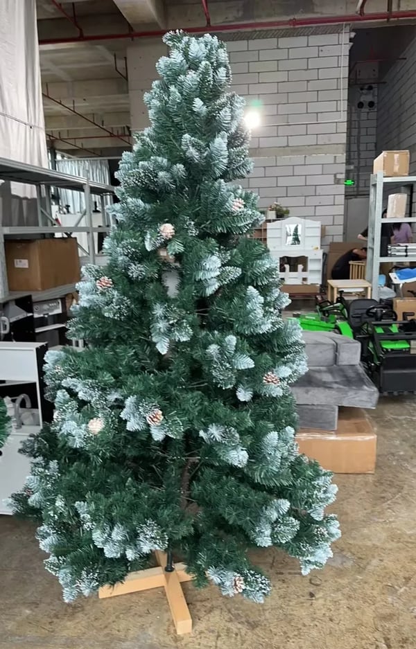 Kunstigt juletræ - Sneeffekt med kogler - Højde 210 cm - PVC+PE-nåle, tæt - Træfod - Blå