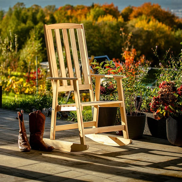 Have-gyngestol - Gyngestol i træ - Til terrasse og stue - Komfortabel og ergonomisk - Fritstående konstruktion