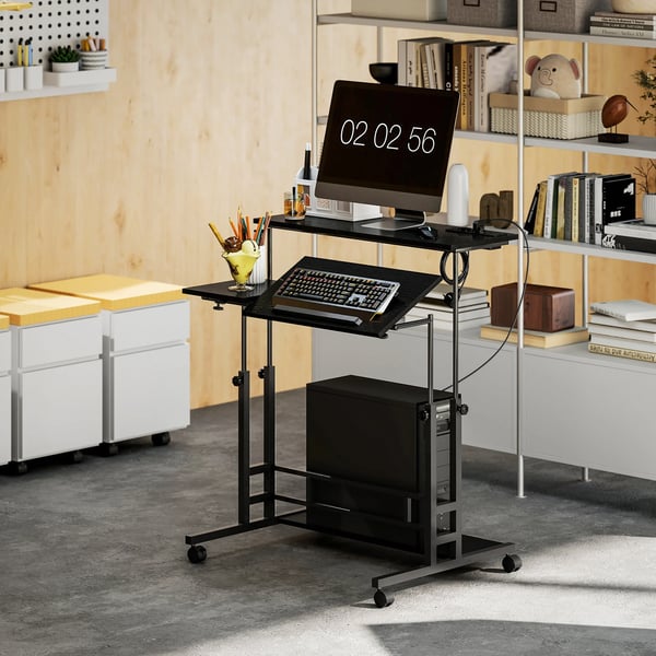 Höj- och sänkbart skrivbord på hjul - Datorbord - Justerbar höjd - Uttag & USB-portar - Lutande mittpanel - Förvaringshylla - 80 x 60 cm - Svart