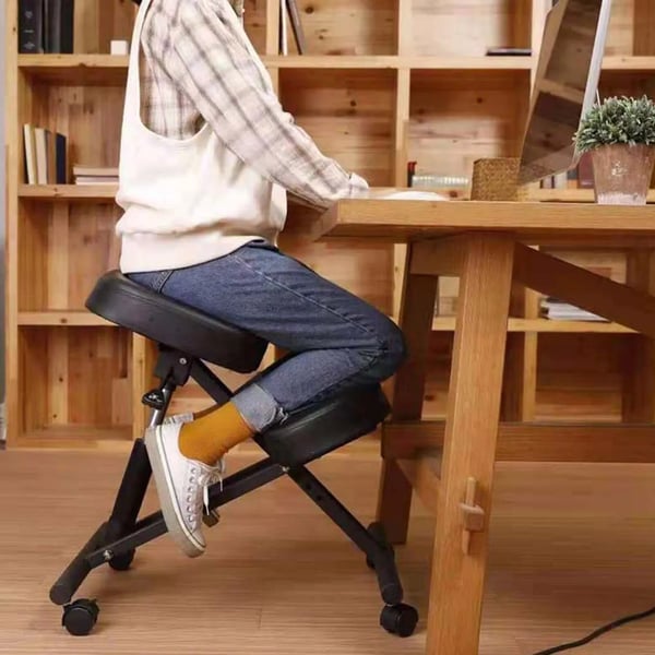 Ergonomisk Knæstol - Sammenklappelig Kontorstol - Justerbar Højde 50–60 cm - Polstret Støtte - Stålramme - Hjul - Bredde 46 cm - Sort