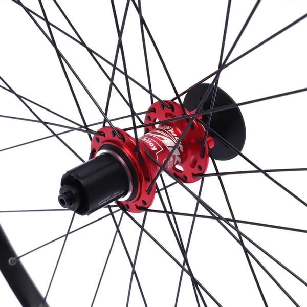 MTB Hjulsæt - 69,9 cm - Dobbeltbundede fælge - 32 eger - Aluminiumsnav - 6-bolts skivebremse - 7–11 gear - Rød