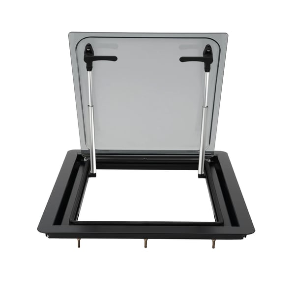 Asuntovaunu/Asuntoauto Ikkuna - Uloskääntyvä tuuletusikkuna - Asennus 45×50 cm - Seinävahvuus 2,5–3,5 cm - 70° avautuminen - Hyttysverkko - Musta