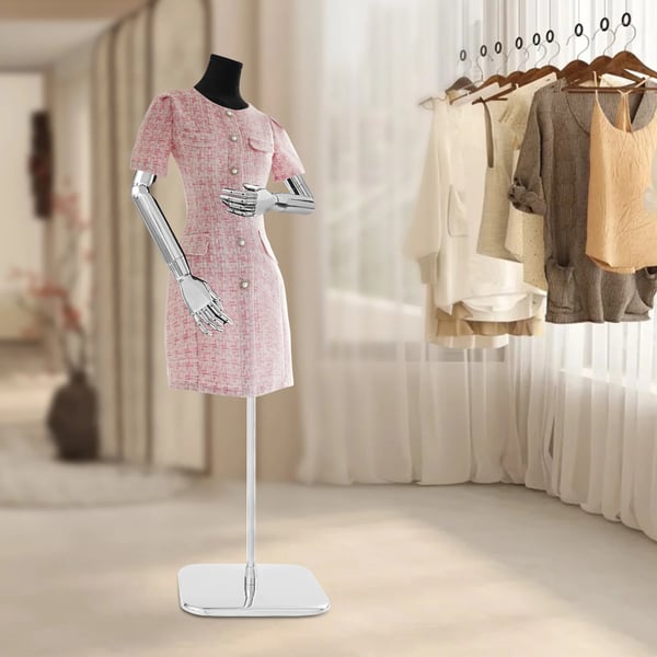 Dame mannequin - Overkrop - Justerbar højde 120–210 cm - Plast - Med arme og fodplade - Sort krop, sølv hænder, sølv fodplade
