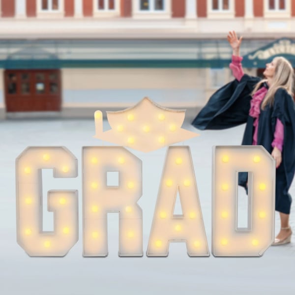 Dimissionsdekorationer - GRAD Lysende Bogstaver Sæt - Fritstående - Skilt i Skumplade - Til Børnehave, Gymnasium, College - Hvid