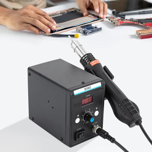 Varmluft lodde-station & rework-station SMD - 858D - 700W - 100–500°C justerbar - LED-display - PTC keramisk varmeelement - Børsteløs turbineblæser