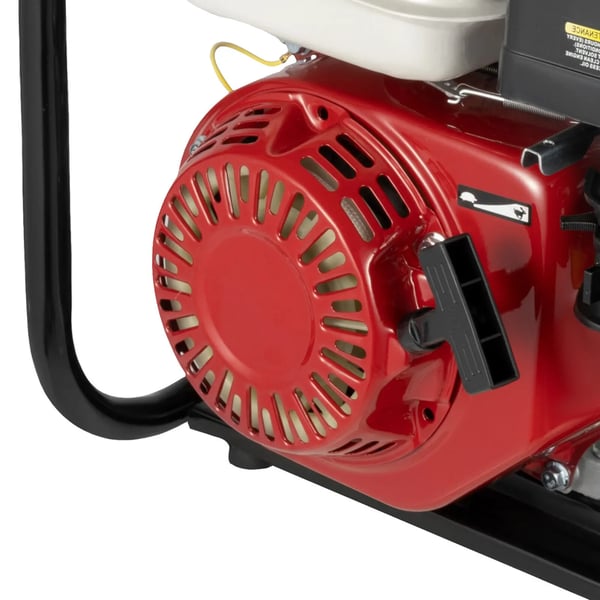 Benzin vandpumpe - Transportabel model - 5 cm ind/ud - 6,5 hk 4,8 kW - 36 m³/t - 28 m løftehøjde - 7 m sugehøjde - 3,6 L tank - Rød
