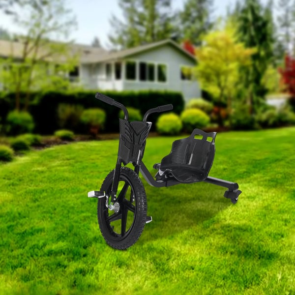 Drift trehjulet cykel til børn - Drift trike - Baghjul med lys - Justerbart sæde - Skridsikre pedaler - Max 80 kg - Sort