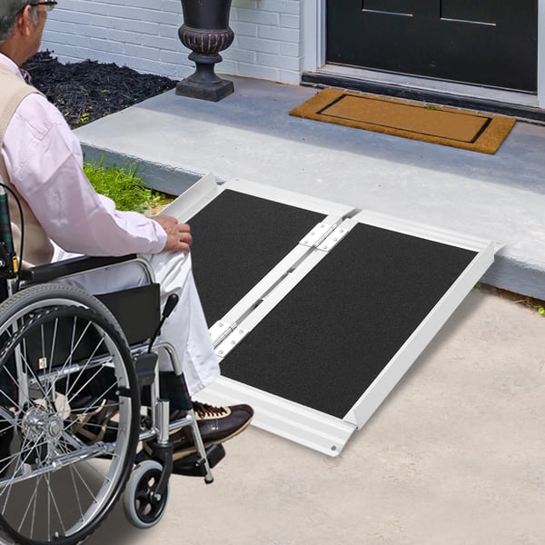 Kørestolsrampe - Foldbar, 2 stk - 61 cm - Maks 272 kg - Aluminiumslegering & rustfrit stål - Til kørestol/rollator - Sort/Sølv
