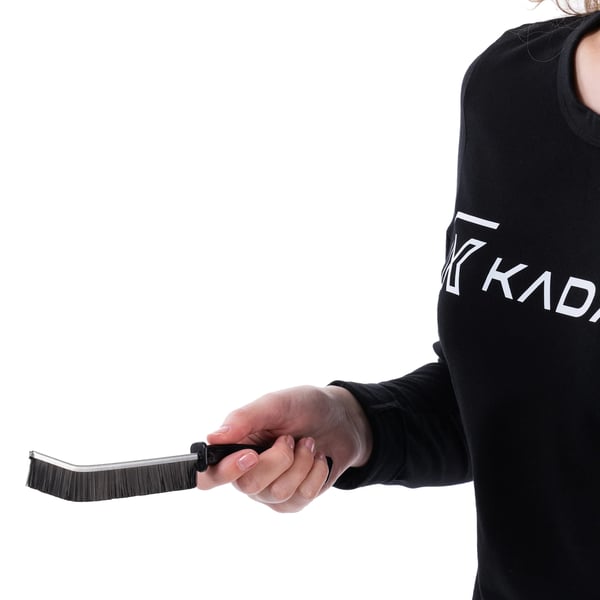 Rengöringsborste för spår och springor - Handborste - Handhållen - Längd 23 cm - Plast - Storlek M - Miljövänlig - Svart