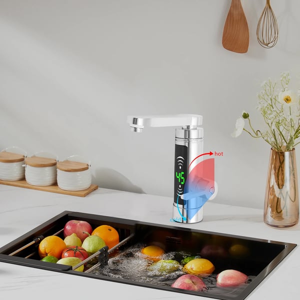Elektrisk vandhane - Blandingsbatteri med temperaturdisplay - 3000 W - Hurtig opvarmning 3 s - EU-stik - 25–55 °C - 360° drejbar - IPX4 - Sølv