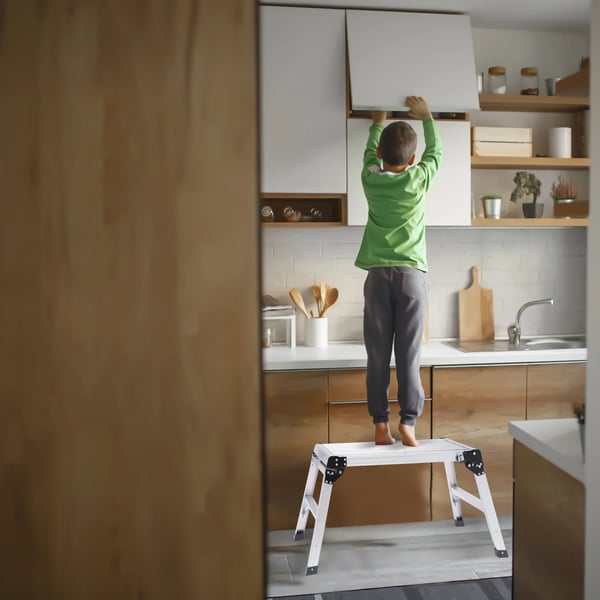 Arbejdsplatform i aluminiumslegering - Foldbar platformstige - 150 kg max belastning - Skridsikker måtte - Sikkerhedslåse - 108×41×50 cm
