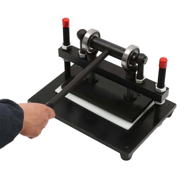 Manuel læderpresse 2 ton - Stans- og skæremaskine - Fødebredde 31 cm - Slaglængde 15 mm - Tykkelse 0–100 mm - Silicium-manganstål & nylon - Sort