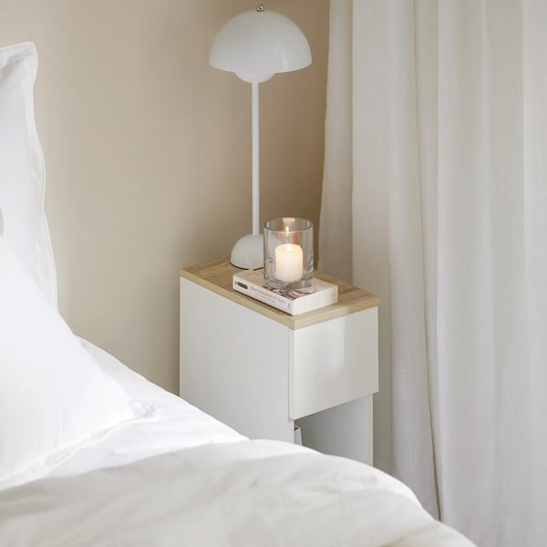 Natbord / sengebord - FBT111-WN - Smalt 20×35×60 cm - Skuffe og opbevaring - Træ - Minimalistisk design - Hvid/natur