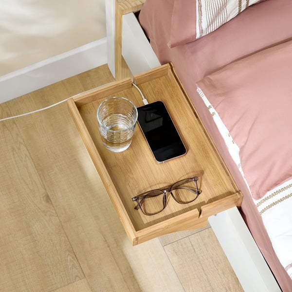 Sengehylde - Klemmefast sengebakke - Kabelspor - Holder til mobil og fjernbetjening - Træ - 36×9×25 cm - Natur
