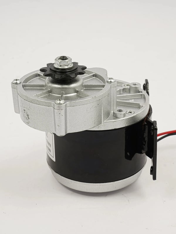 DC gearmotor - Børstet 12V elmotor - Reduktionsgear - Hastighed 2750 omdr/min - Kobbervindinger, jernhus - Til elcykel og elscooter