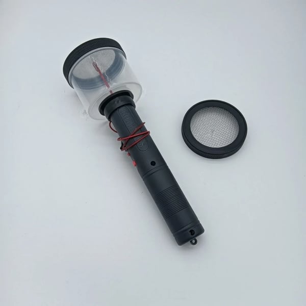 Staattisen ruohon levitin - Mini käsikäyttöinen - Sopii 1–12 mm kuiduille - Liukumaton kahva - Dioraamoihin ja pienoisrautateille - Muovi - Musta