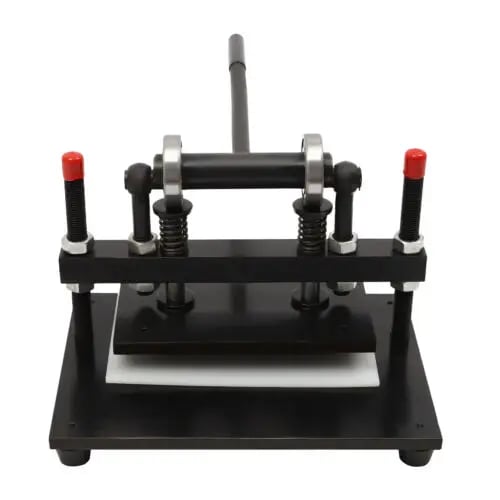 Læder stanse- og prægepresse - Manuel - Bord 360×270 mm - Tryk ≥1,5 ton - Slaglængde 12 mm - Maks tykkelse ≤10 mm - Sort