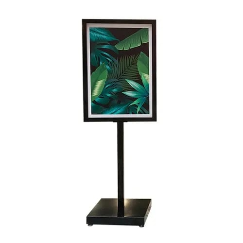 Plakatstander - Gulvdisplay med ramme - Til plakater op til 64×89 cm - Højde 167 cm - Bredde 65 cm - Justerbar - Jern - Nem montering - Sort