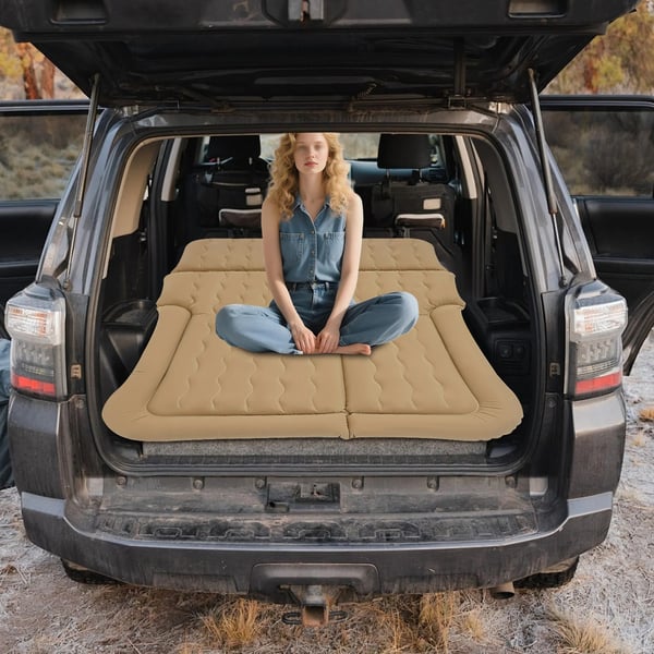 Oppustelig bilmadras - SUV luftmadras - Elektrisk pumpe - 300 kg bæreevne - Stor liggeflade - Tykkelse under 20 cm - Til camping og roadtrips
