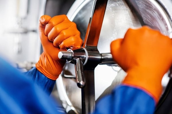 Mercator GoGrip Orange nitrilhandskar 50 st storlek M