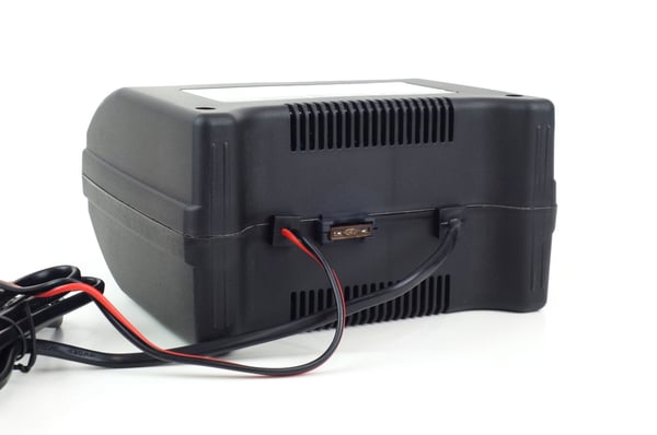 Akkulaturi tasasuuntaaja 6A 12V SBC-6A AMIO-02085