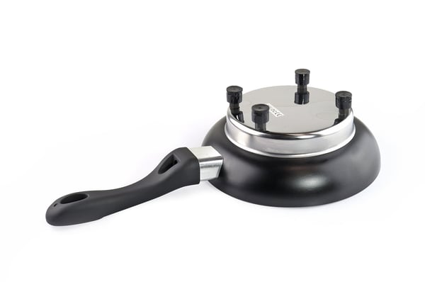 Sähköinen paistinpannu kuorma-autoon 20 cm x 4 cm 250 W 24 V AMIO-02533
