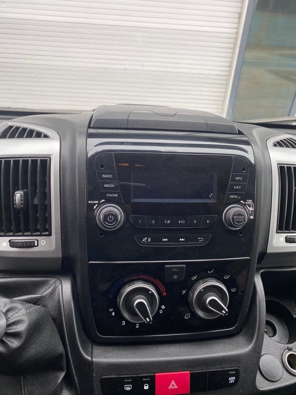 Radiorunko 2DIN Citroen Jumper, Fiat Ducato, Peugeot Boxer 2014-2024 381094-35-1